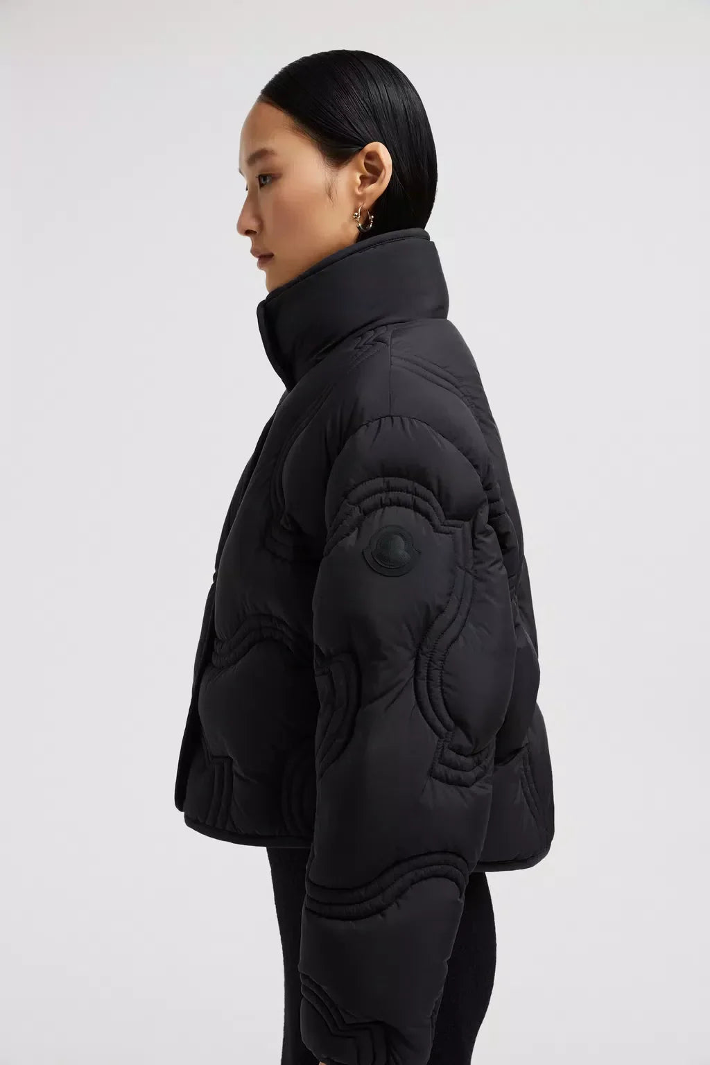 Beryl Short Down Jacket – a visually striking design, the Beryl down jacket's geometric pattern is reminiscent – LUX VERSE Luxury Designer Fashion Outlet
