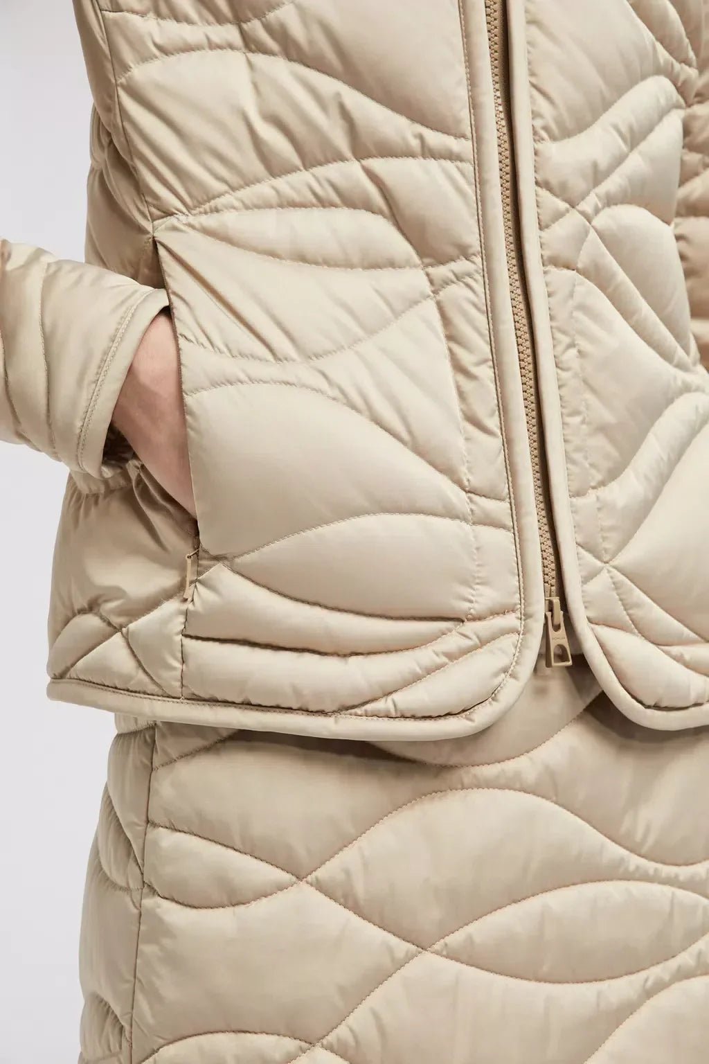 Pyrope Short Down Jacket – crafted from recycled polyester, the short puffer boasts geometric quilting – LUX VERSE Luxury Designer Fashion Outlet