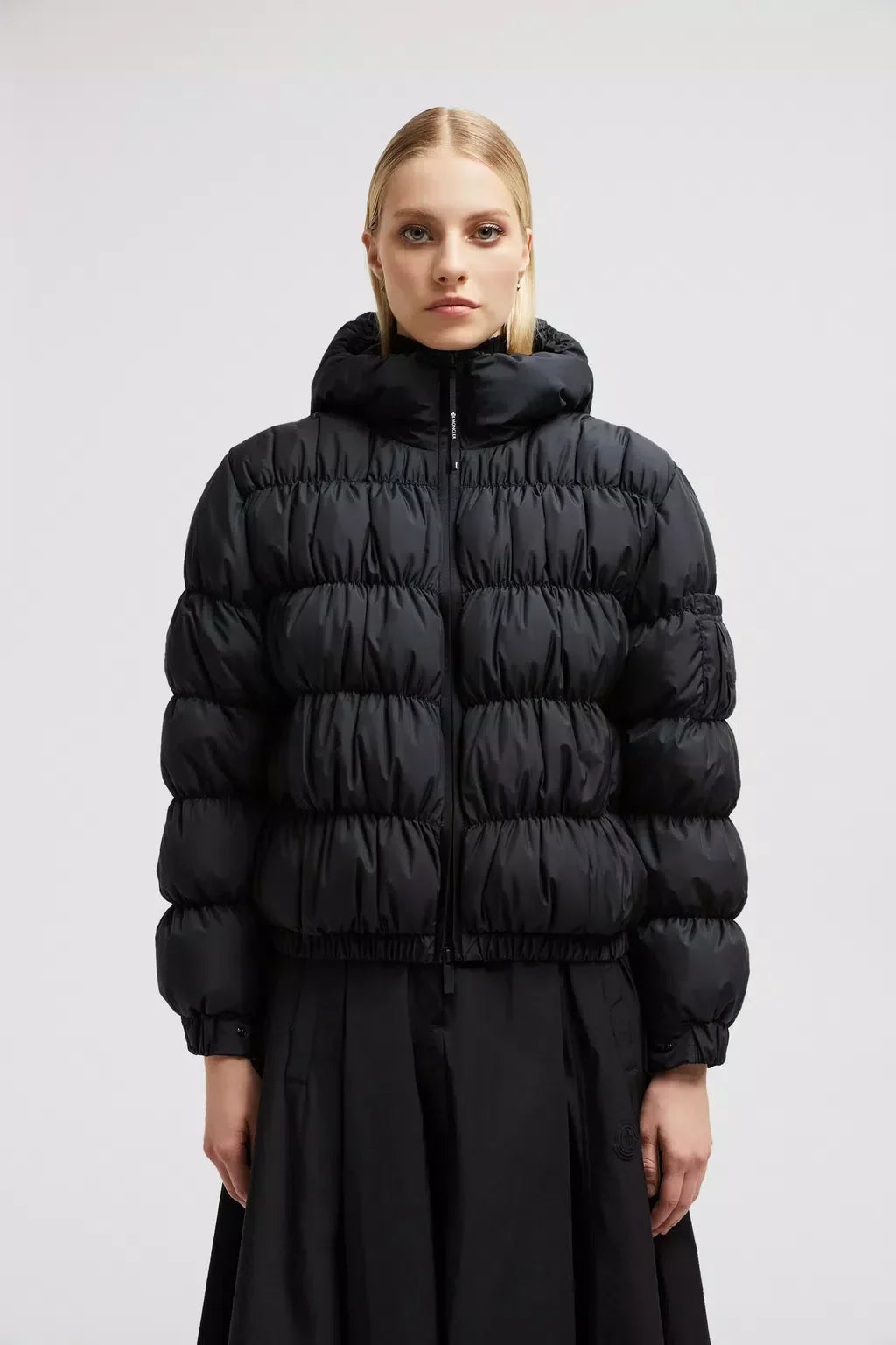 Medonte Short Down Jacket – the short down jacket fuses a modern aesthetic with technical performance, crafted – LUX VERSE Luxury Designer Fashion Outlet