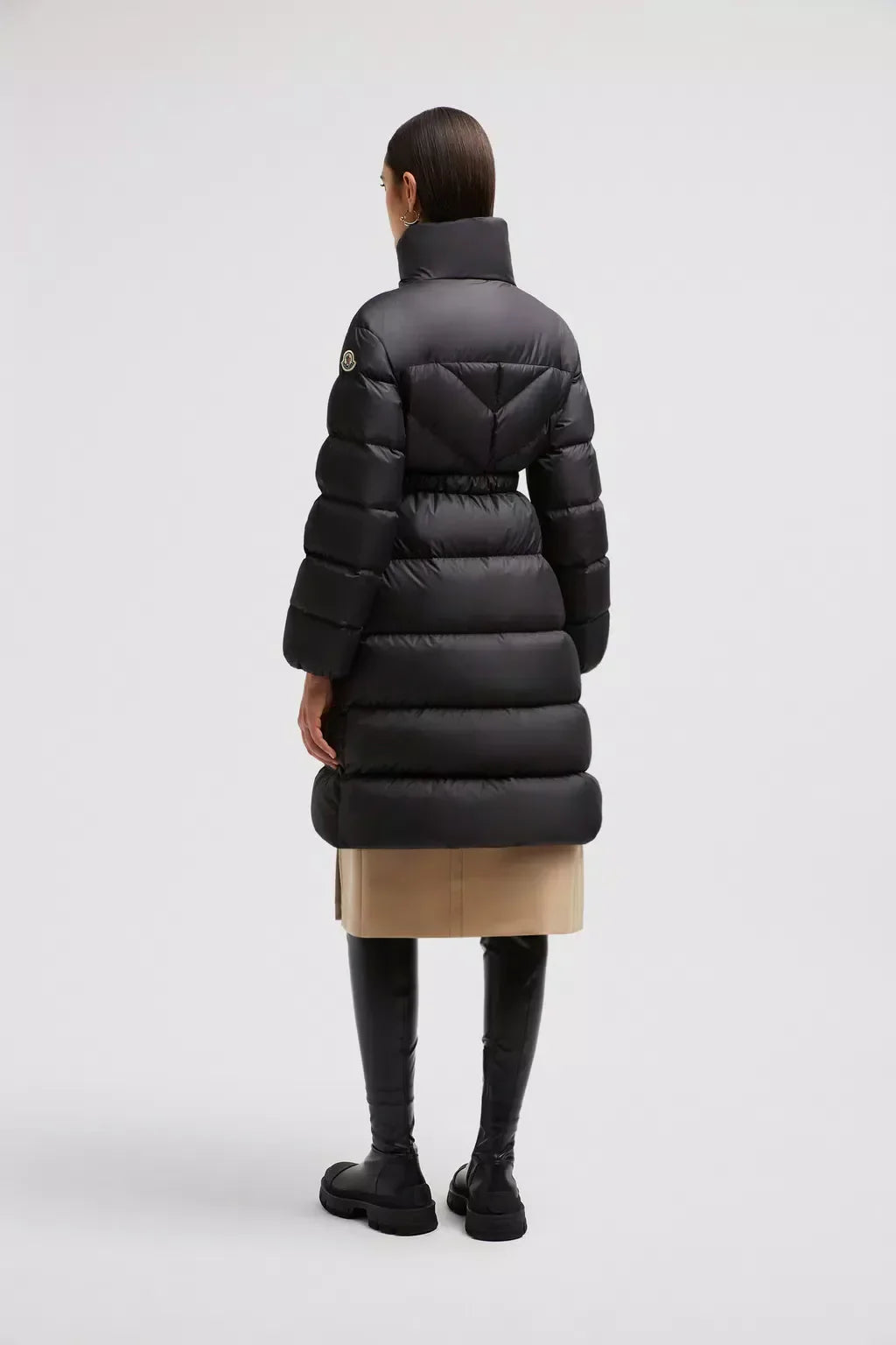 Brou Long Down Jacket – the Brou down jacket echoes the collection's interpretation of femininity – LUX VERSE Luxury Designer Fashion Outlet