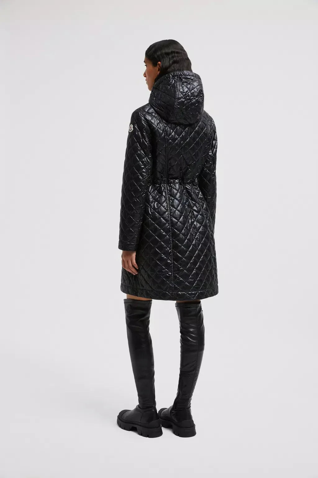 Bagnac Long Down Jacket – inspired by the'60s, this puffer features a quilted diamond motif and a fitted – LUX VERSE Luxury Designer Fashion Outlet