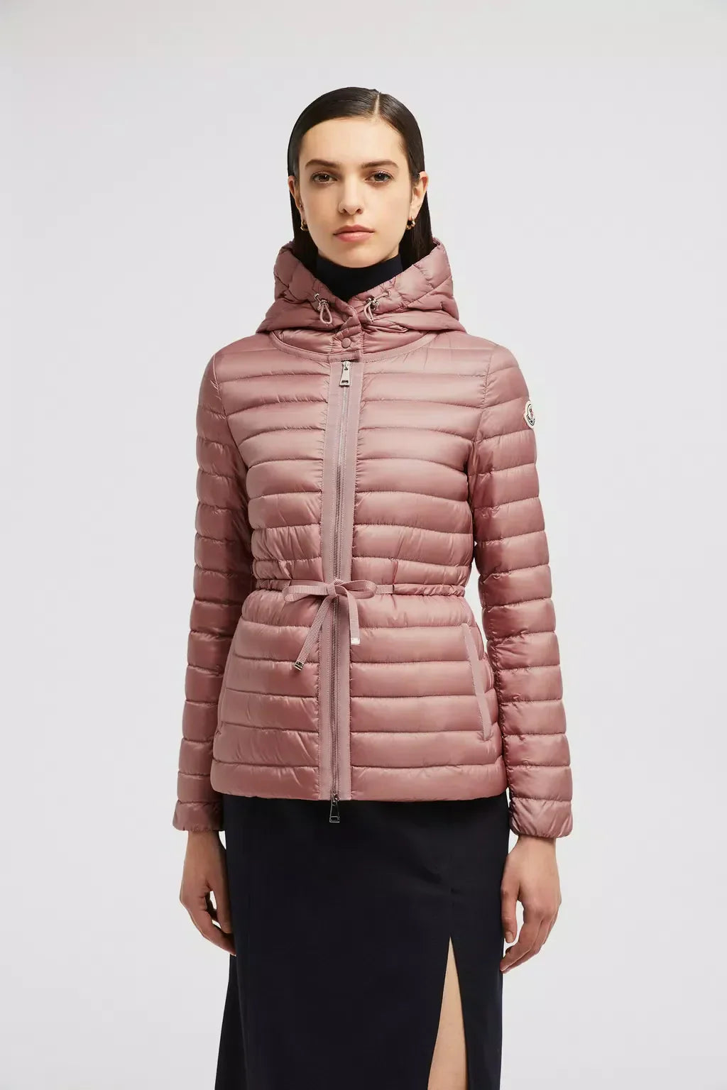 Raie Short Down Jacket – a classic style characterized by a clean and essential design that will go perfectly – LUX VERSE Luxury Designer Fashion Outlet