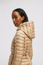 Raie Short Down Jacket – a classic style characterized by a clean and essential design that will go perfectly – LUX VERSE Luxury Designer Fashion Outlet