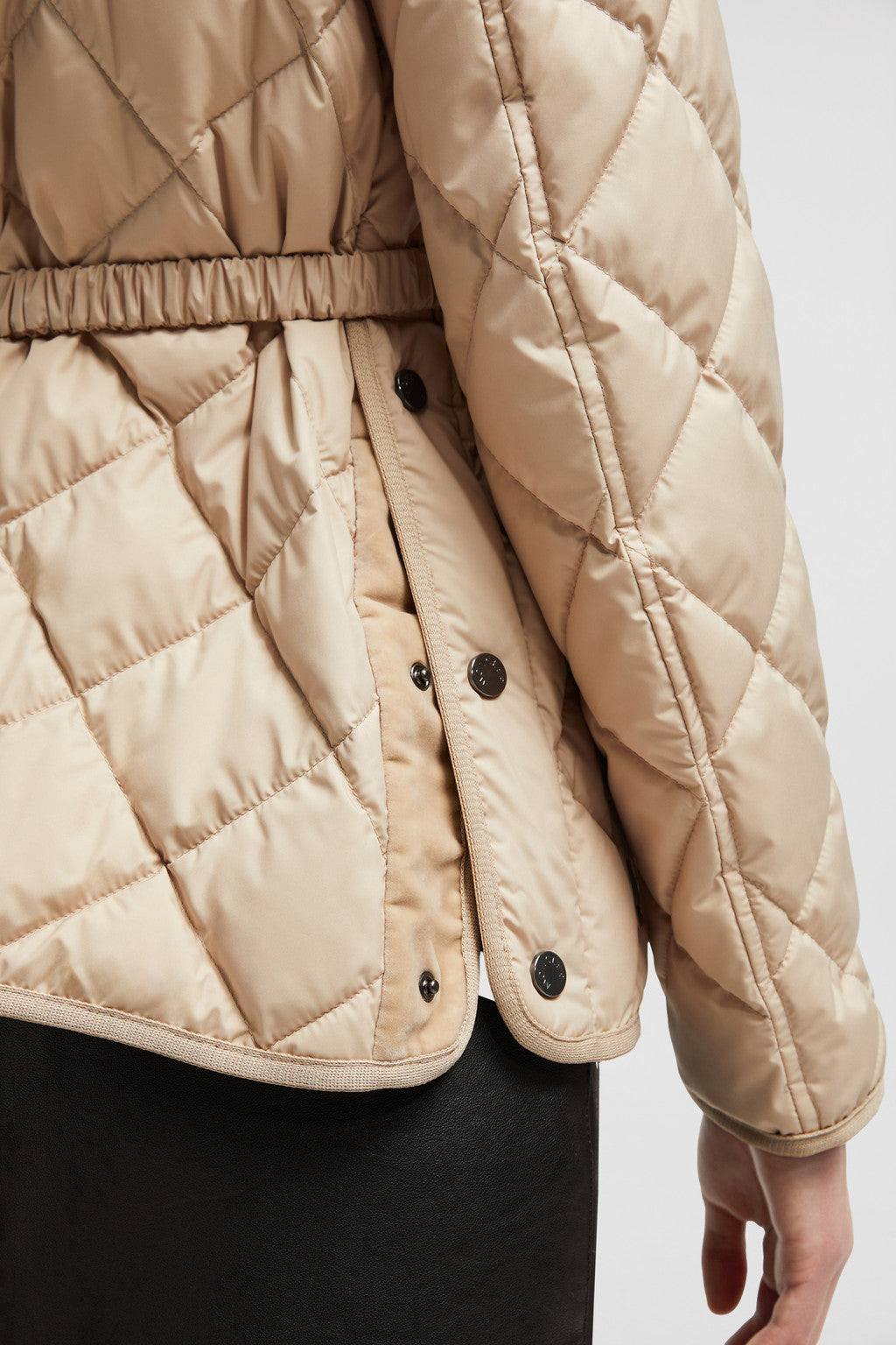 Cygne Short Down Jacket – crafted from recycled polyester, the short puffer boasts geometric quilting – LUX VERSE Luxury Designer Fashion Outlet