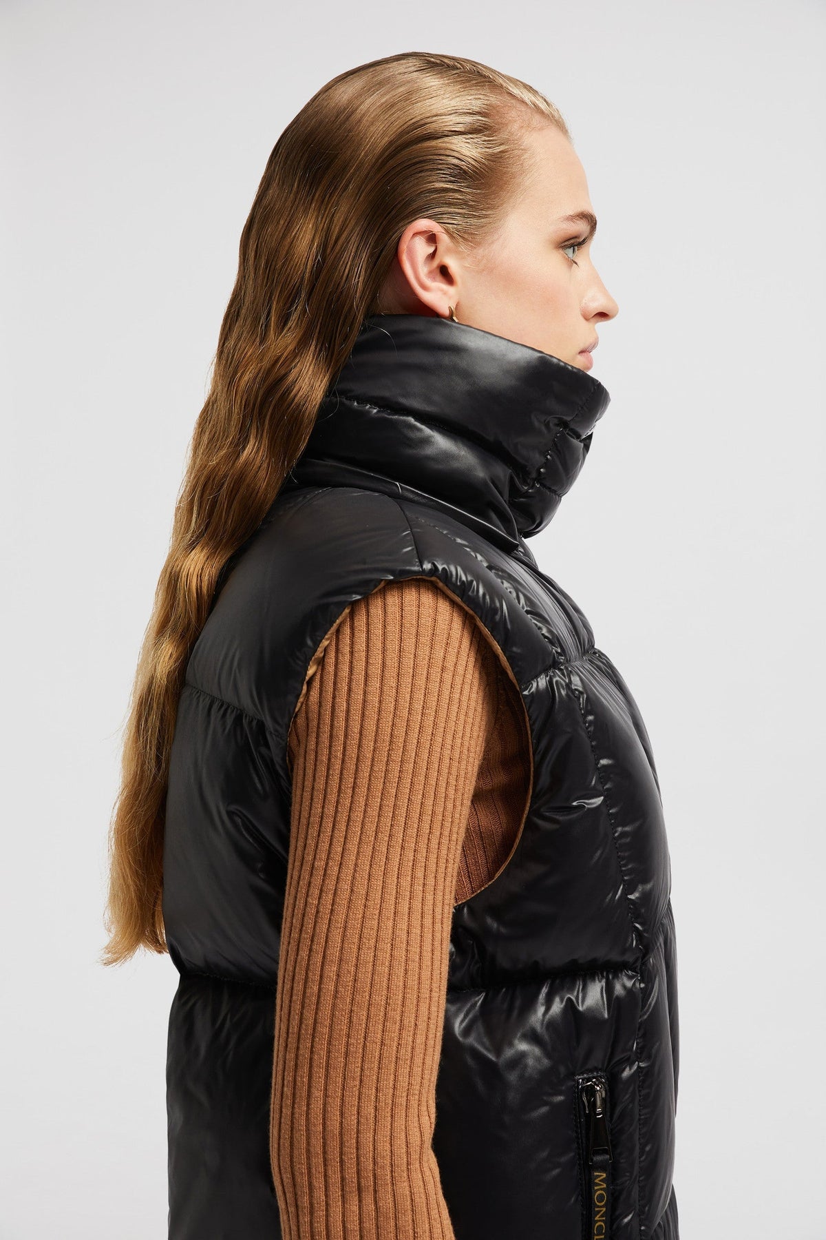 Luzule Down Vest – contrast color lining adds a Pop feel to the timeless mid-season warmer – LUX VERSE Luxury Designer Fashion Outlet