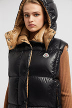 Luzule Down Vest – this down vest for women is crafted from nylon laqué and is characterized by its – LUX VERSE Luxury Designer Fashion Outlet