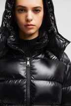 Maire Short Down Jacket – the short puffer jacket showcases a timeless design with a detachable hood – LUX VERSE Luxury Designer Fashion Outlet