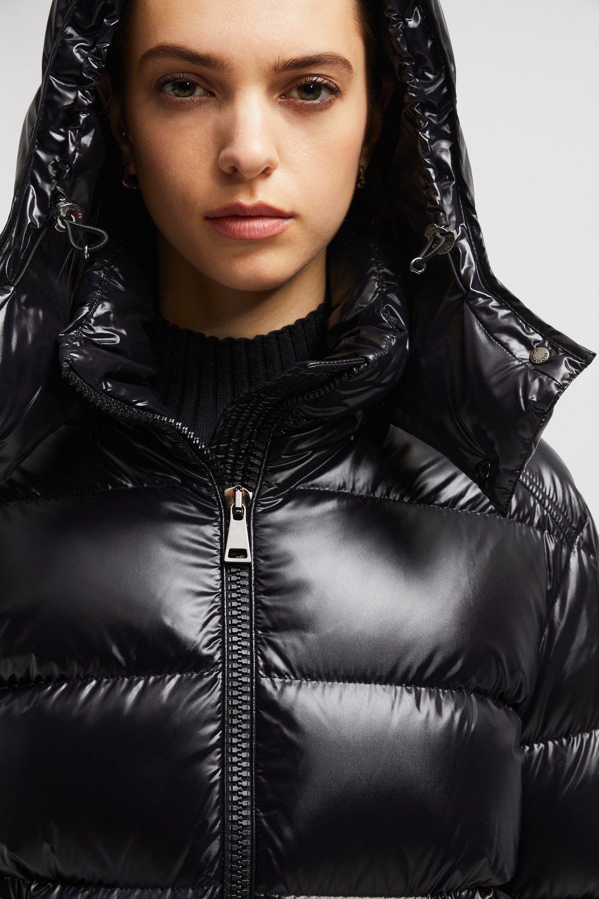 Maire Short Down Jacket – the short puffer jacket showcases a timeless design with a detachable hood – LUX VERSE Luxury Designer Fashion Outlet