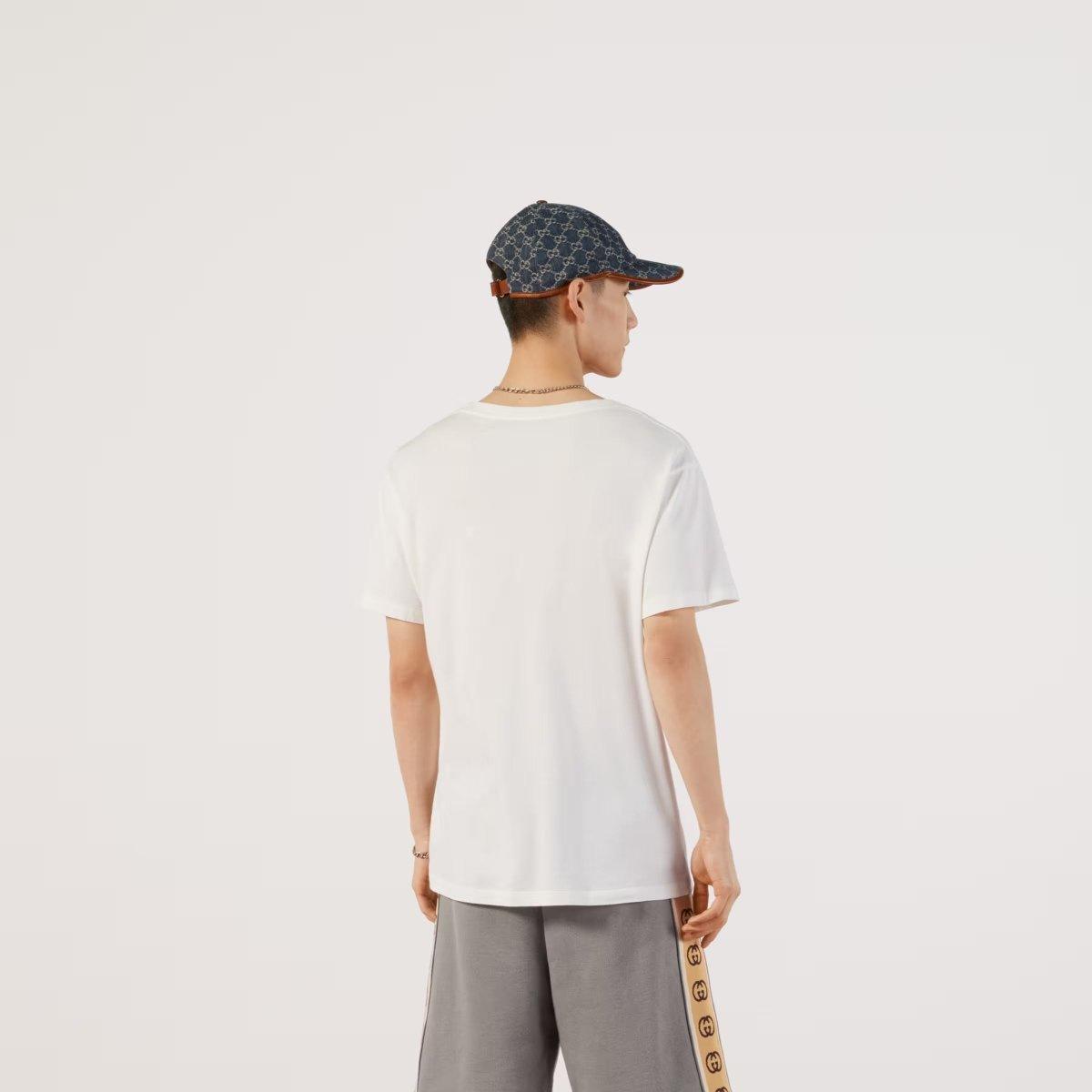 Oversize T-shirt with Interlocking – streetwear continues to be a defining feature of's collections and is often – LUX VERSE Luxury Designer Fashion Outlet