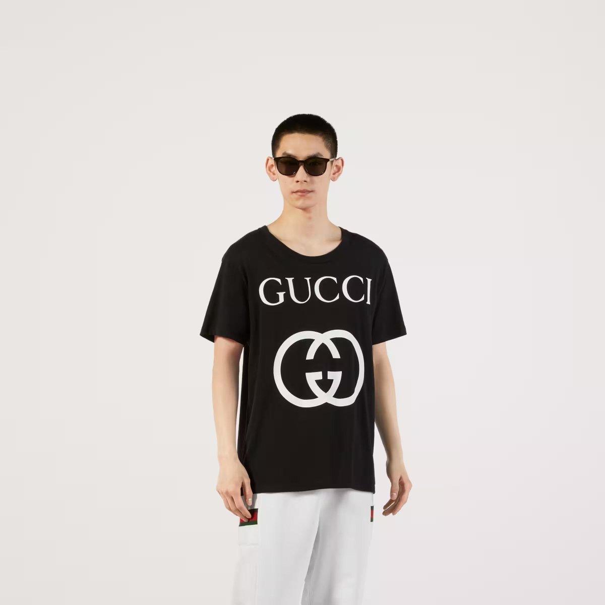 Oversize T-shirt with Interlocking G – the now recognisable oversize T-shirt continues to evolve with each new – LUX VERSE Luxury Designer Fashion Outlet