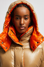 Parana Short Down Classic Jacket – the short puffer's hood can be detached when the weather permits, while – LUX VERSE Luxury Designer Fashion Outlet