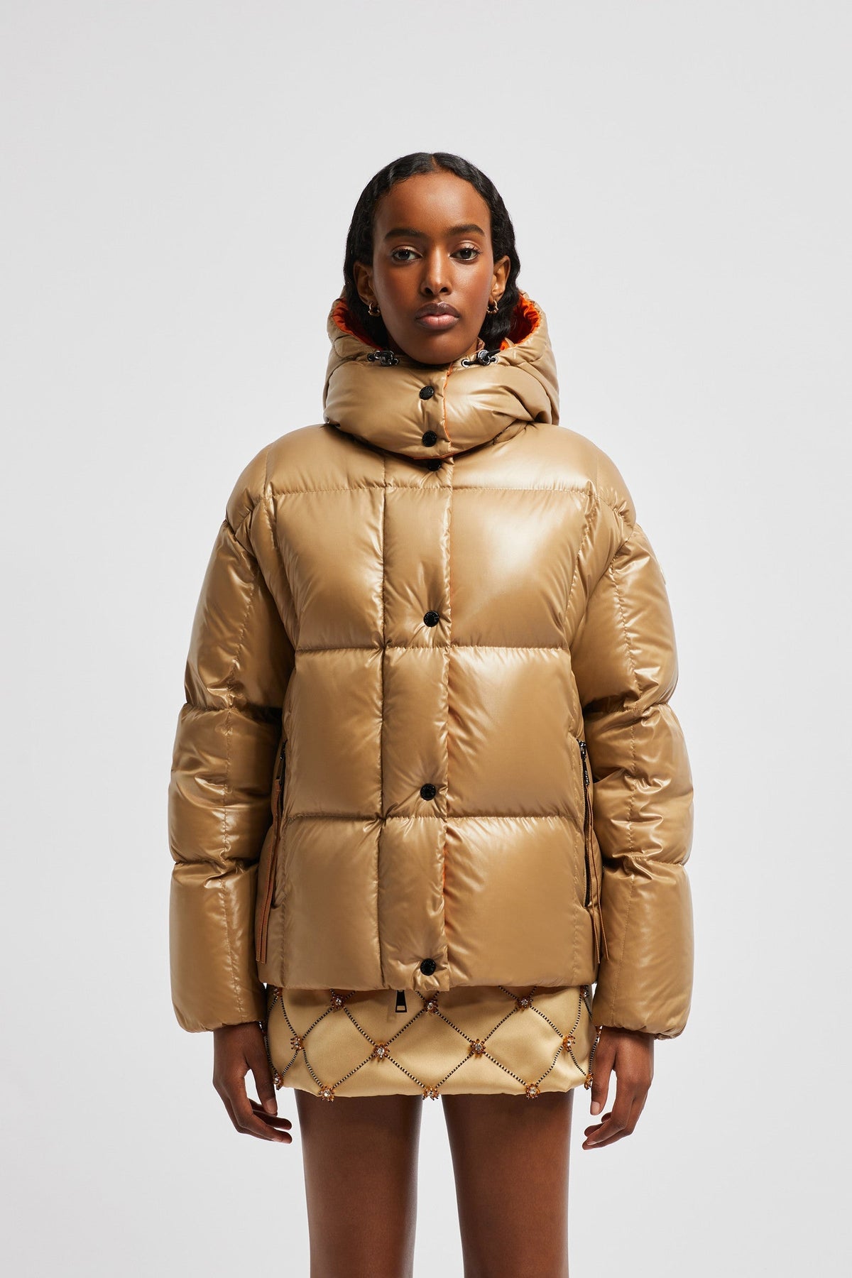 Parana Short Down Classic Jacket – the short puffer's hood can be detached when the weather permits, while – LUX VERSE Luxury Designer Fashion Outlet