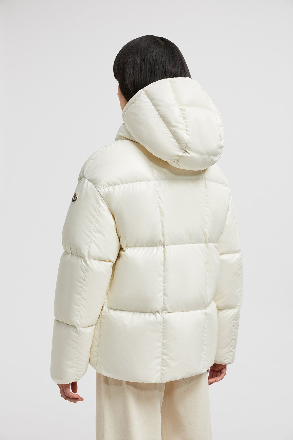 Parana Short Down Classic Jacket – the short puffer's hood can be detached when the weather permits, while – LUX VERSE Luxury Designer Fashion Outlet