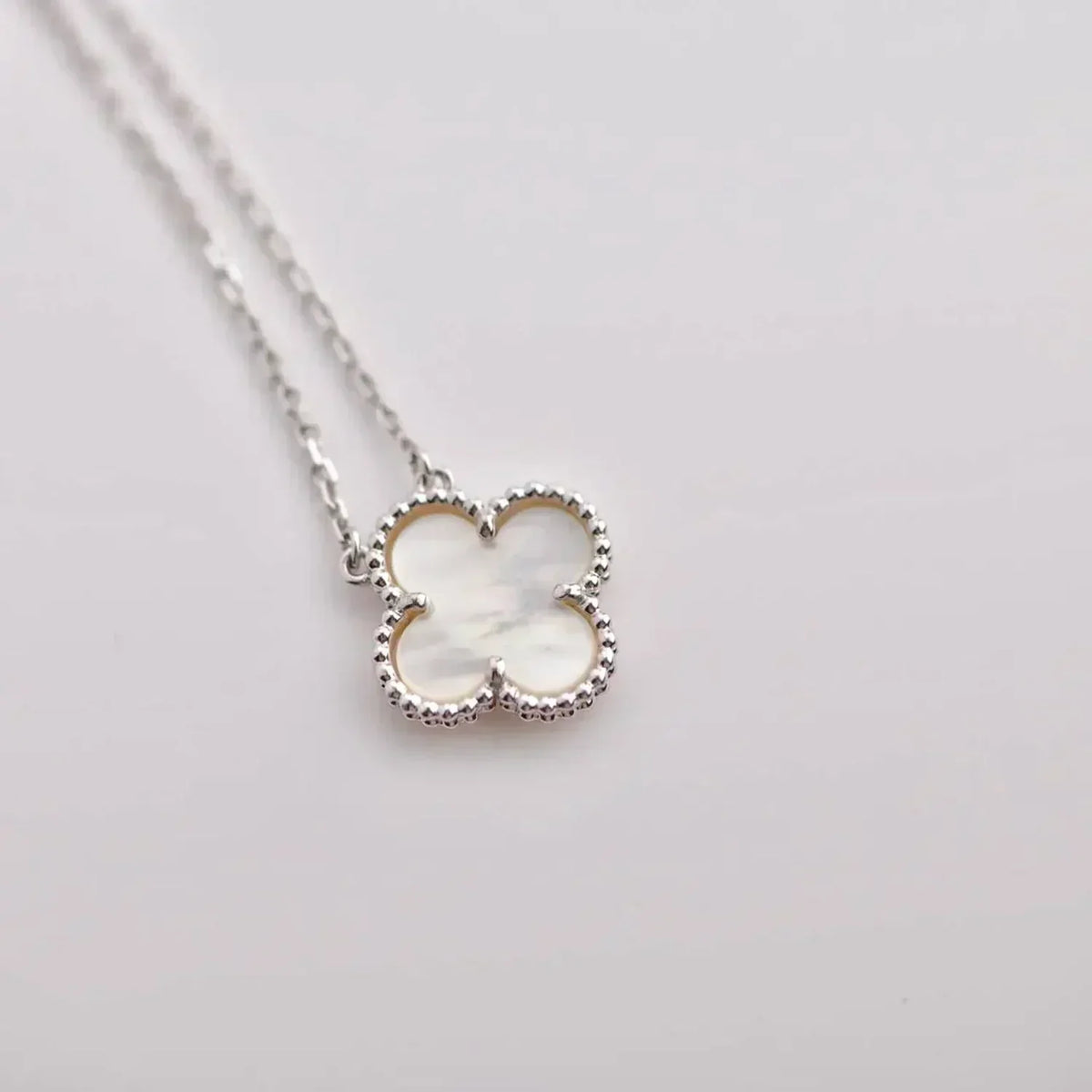 Clover  15mm White Mother-of-pearl Silver – LUX VERSE Luxury Designer Fashion Outlet