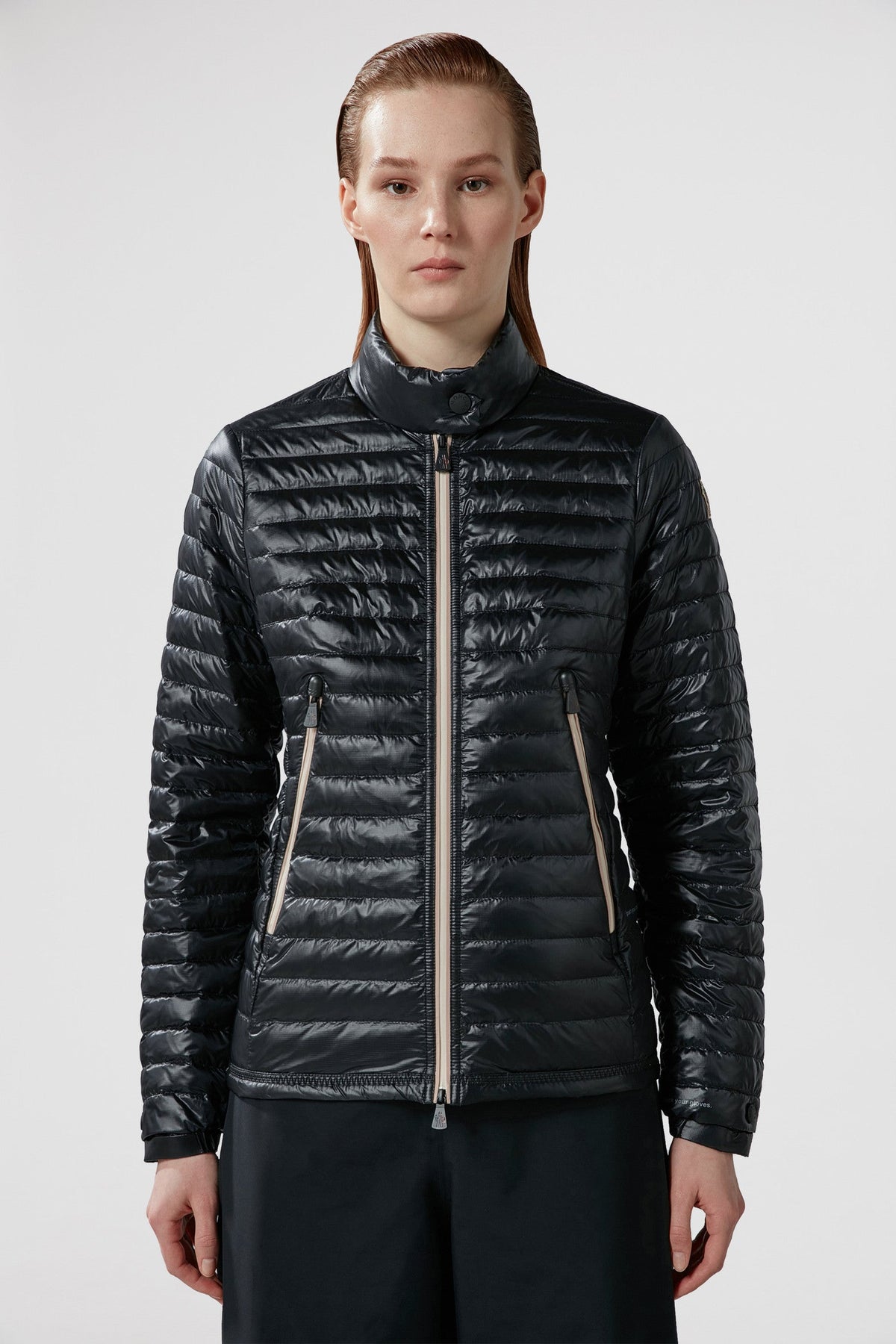 Pontaix Short Down Jacket – multi-functional: the practical puffer boasts pull-out gloves and is packable- – LUX VERSE Luxury Designer Fashion Outlet
