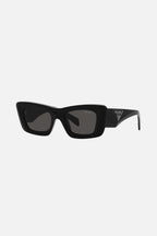 Cat-eye black sunglasses Catwalk – sunglasses for women include a wide range of silhouettes and colors – LUX VERSE Luxury Designer Fashion Outlet