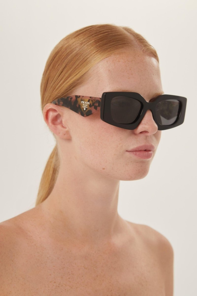 Geometrical black sunglasses – sunglasses for women include a wide range of silhouettes and colors – LUX VERSE Luxury Designer Fashion Outlet