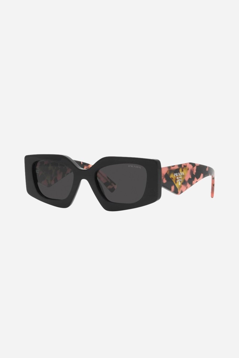 Geometrical black sunglasses – of silhouettes and colors: from the refined CinŽma styles to square – LUX VERSE Luxury Designer Fashion Outlet