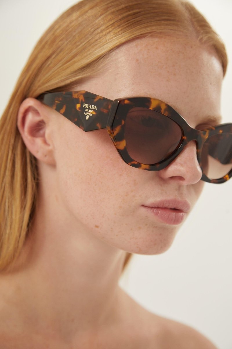Oval sunglasses featuring iconic logo – cinŽma styles to square Monochrome symbol frames – LUX VERSE Luxury Designer Fashion Outlet