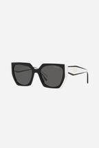 Oversized cat eye black and white sunglasses – sunglasses for women include a wide range of silhouettes and colors – LUX VERSE Luxury Designer Fashion Outlet