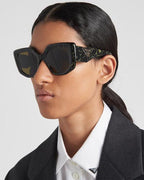Symbole sunglasses – the oversized frame front with an irregular design features faceted rims and bold – LUX VERSE Luxury Designer Fashion Outlet