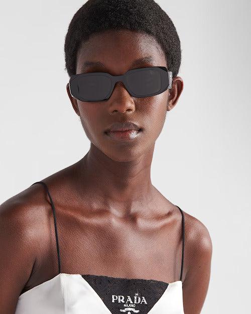 Symbole sunglasses. – the three-dimensional design of the temples is decorated with an iconographic – LUX VERSE Luxury Designer Fashion Outlet