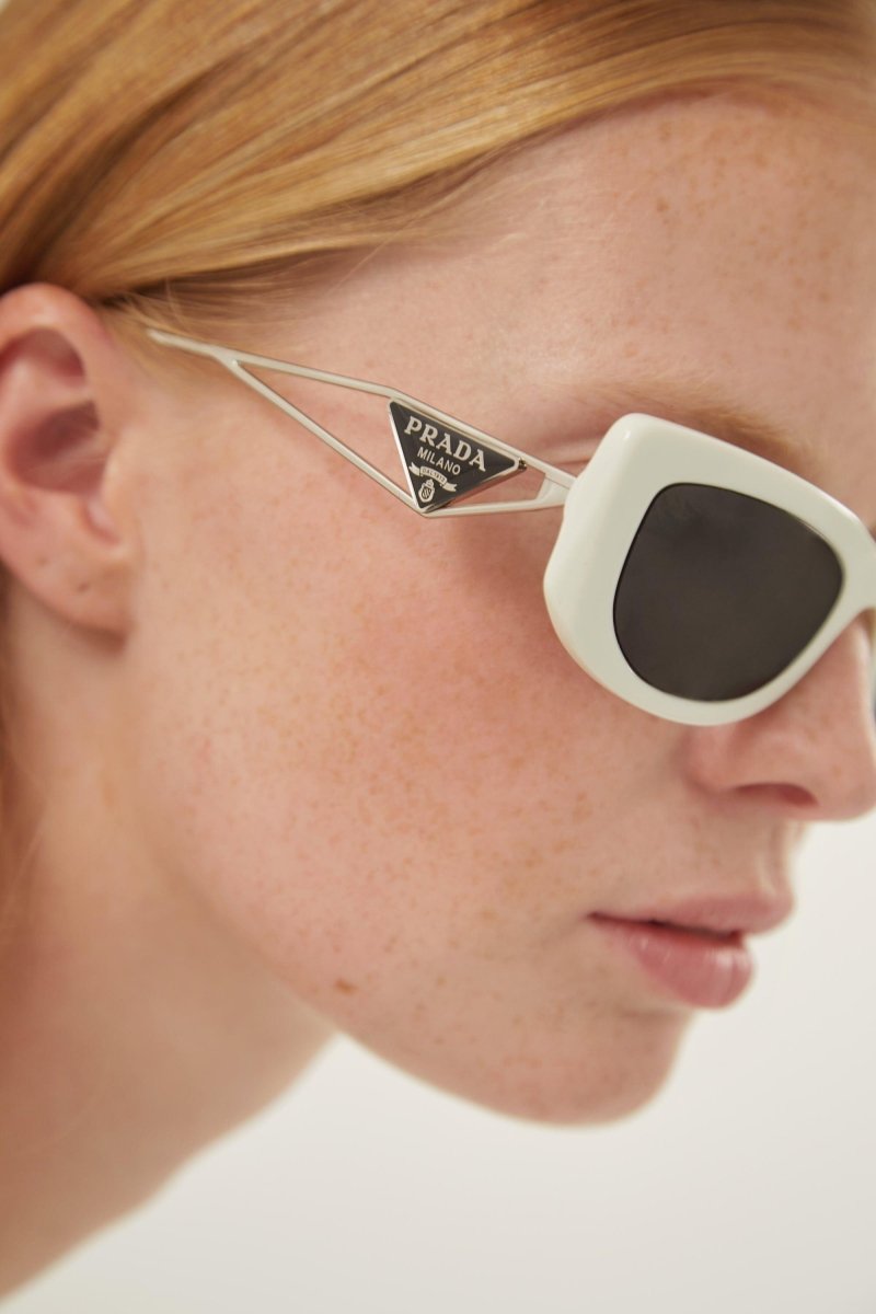 White micro sunglasses with metal temple – cinŽma styles to square Monochrome symbol frames – LUX VERSE Luxury Designer Fashion Outlet