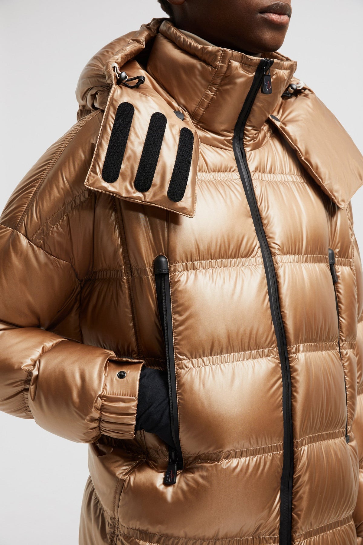 Rochelairs Long Down Jacket – the hooded puffer is crafted from recycled longue saison, a nylon fabric notable for – LUX VERSE Luxury Designer Fashion Outlet