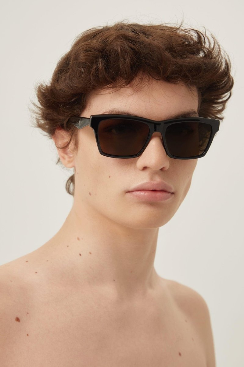 Black rectangular shape sunglasses – the style is characterized by a new temple design on which the YSL logo is placed – LUX VERSE Luxury Designer Fashion Outlet