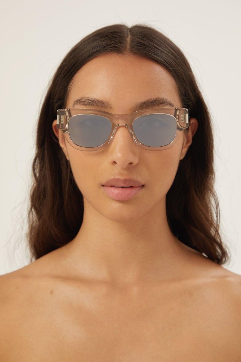 Bold oval crystal sunglasses – tHE STYLE IS ENRICHED BY THE BIGGEST CORNER ANGLE EVER, 1 CM,PAIRED WITH THE METAL – LUX VERSE Luxury Designer Fashion Outlet