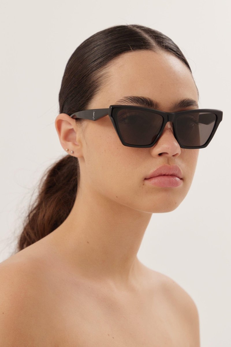 Cat eye black sunglasses – the style is characterized by a new temple design on which the YSL logo is placed – LUX VERSE Luxury Designer Fashion Outlet