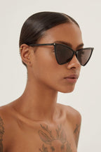 Thin acetate frame featuring Jerry shape – tHE STYLE IS ENRICHED BY THE CORNER ANGLE METAL DETAILS – LUX VERSE Luxury Designer Fashion Outlet