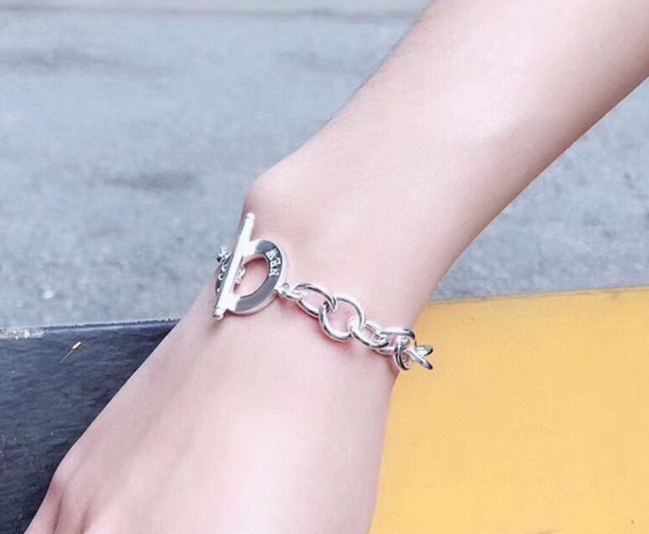 Toggle Tag Bracelet Silver – LUX VERSE Luxury Designer Fashion Outlet