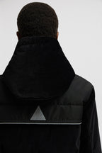 Spinas Short Down Jacket – multi-functional: the practical puffer boasts pull-out gloves and is packable- – LUX VERSE Luxury Designer Fashion Outlet