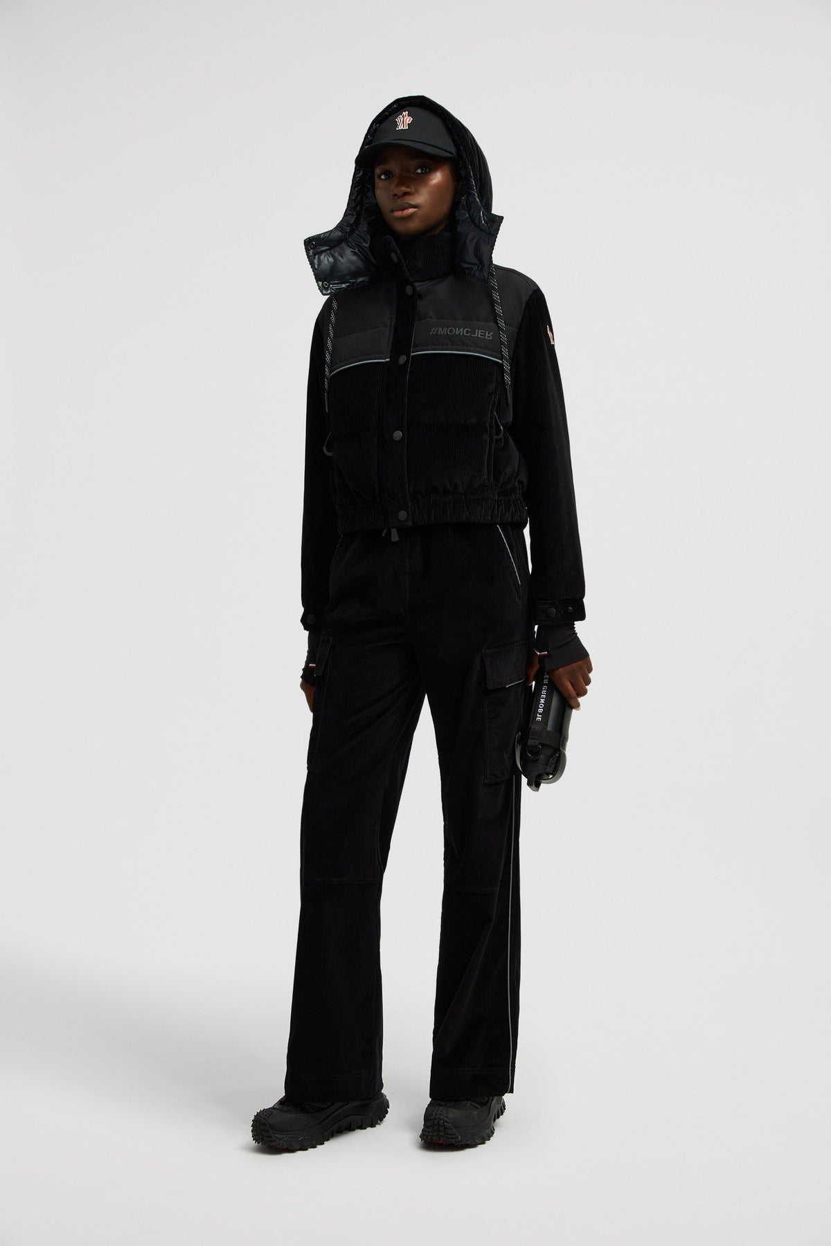 Spinas Short Down Jacket – multi-functional: the practical puffer boasts pull-out gloves and is packable- – LUX VERSE Luxury Designer Fashion Outlet
