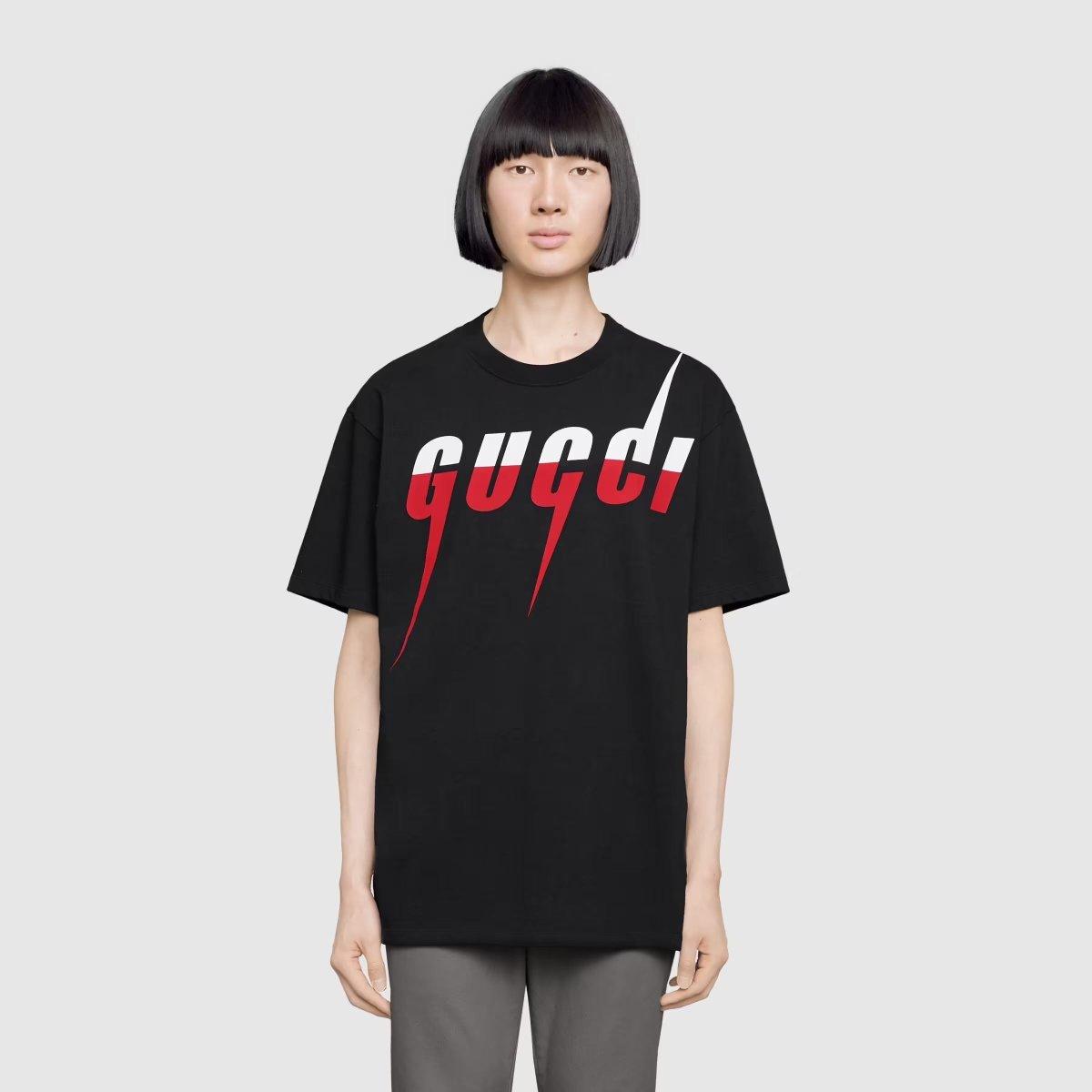 T-shirt with Blade print – a slightly heavier quality of cotton jersey defines the T-shirts for Spring Summer – LUX VERSE Luxury Designer Fashion Outlet