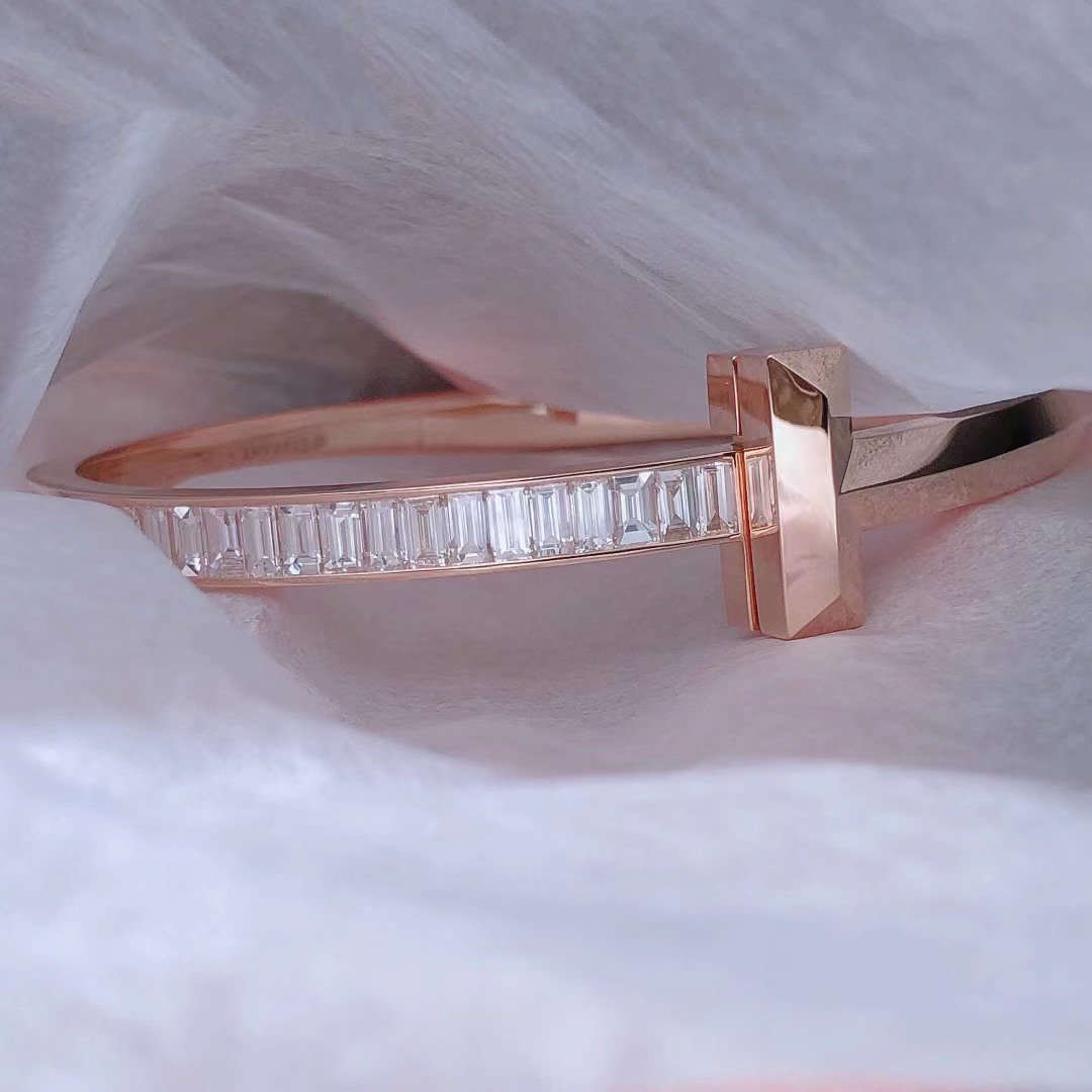 Wide Hinged Bangle Rose Gold with Baguette Diamonds – LUX VERSE Luxury Designer Fashion Outlet