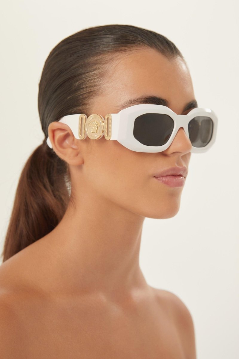 Biggie bold sunglasses in white with iconic jellyfish – is distinguished by its strength of character, innovative use of new, – LUX VERSE Luxury Designer Fashion Outlet
