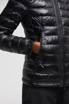 Walibi Short Down Jacket – multi-functional: the practical puffer boasts pull-out gloves and is packable- – LUX VERSE Luxury Designer Fashion Outlet