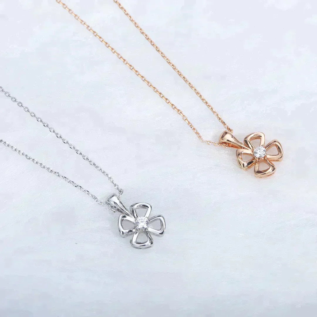Fiorever Necklace Diamond Center – LUX VERSE Luxury Designer Fashion Outlet