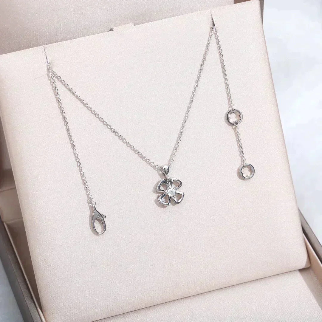 Fiorever Necklace Diamond Center – LUX VERSE Luxury Designer Fashion Outlet